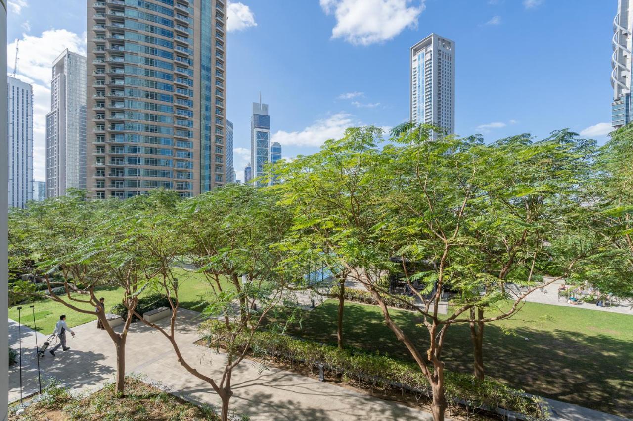 Trinity Holiday Homes - Burj Vista Downtown Apartment Dubai