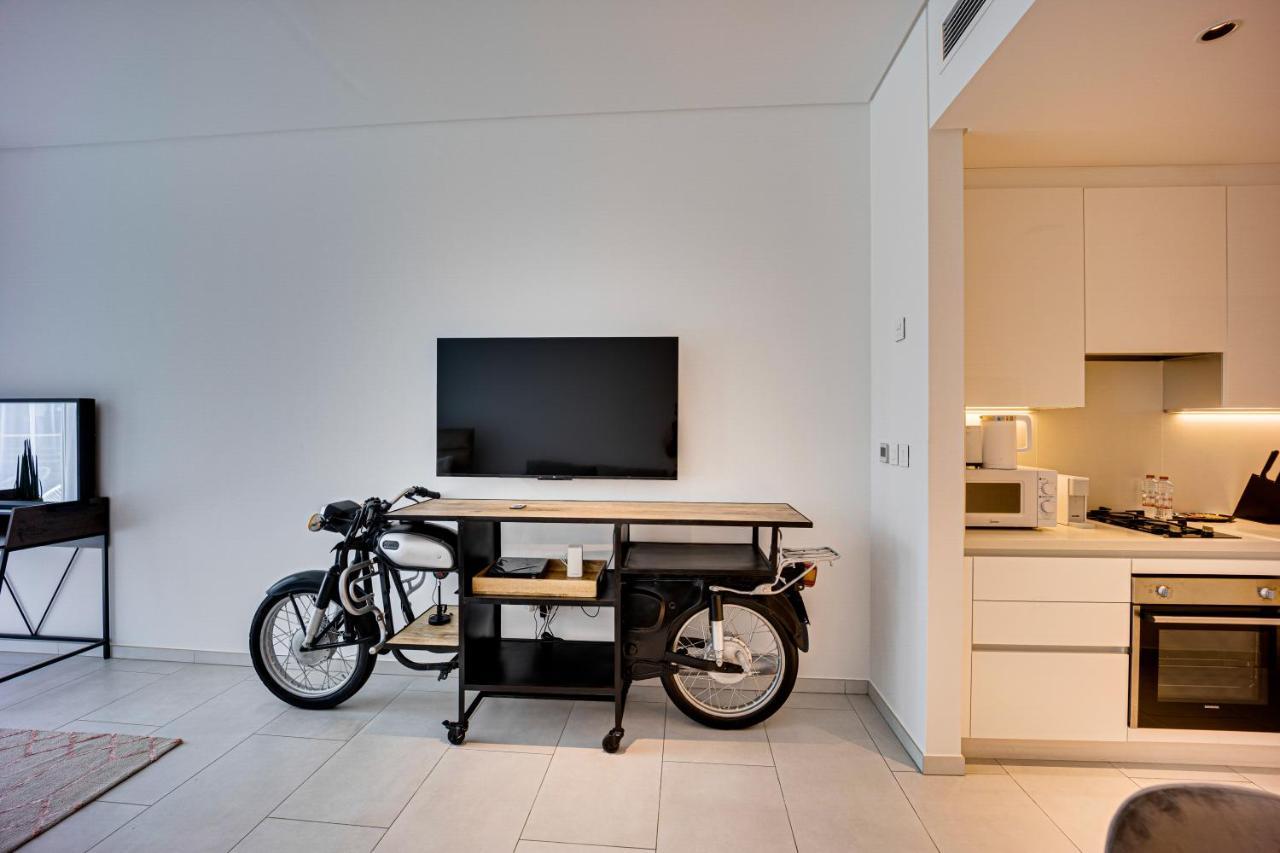 Stylish In Marquise Square Tower *