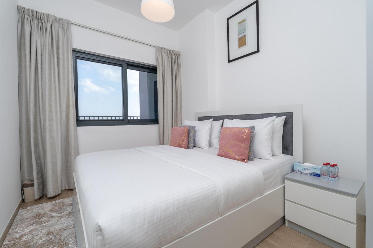 Trinity Homes - Luxury 2br With Modern Amenities, Near To Energy Metro Station Apartment