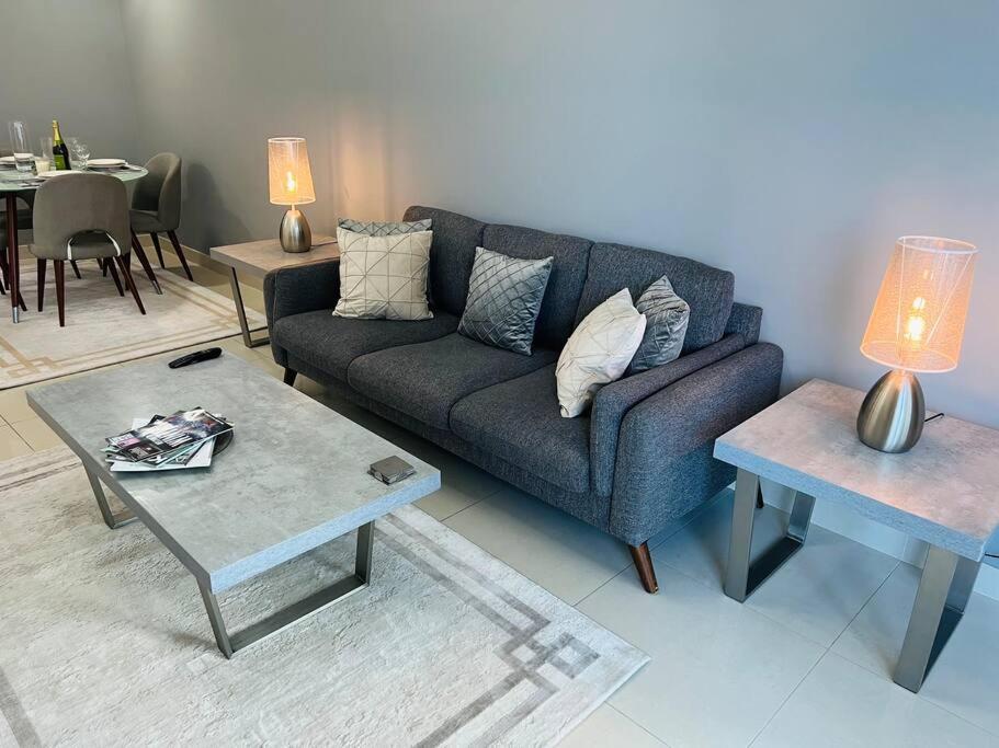 1 Bed With Sea View, Pool, Gym & Free Parking In Marina Apartment Dubai
