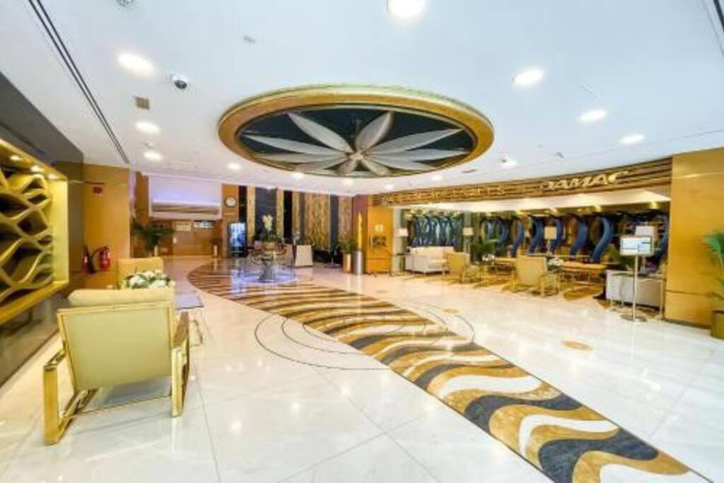 1 Bed With Sea View, Pool, Gym & Free Parking In Marina