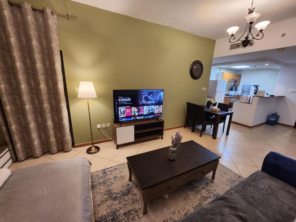 Happy Palace Marina Inn, Cozy Apartment, Heart Of Marina Apartment Dubai