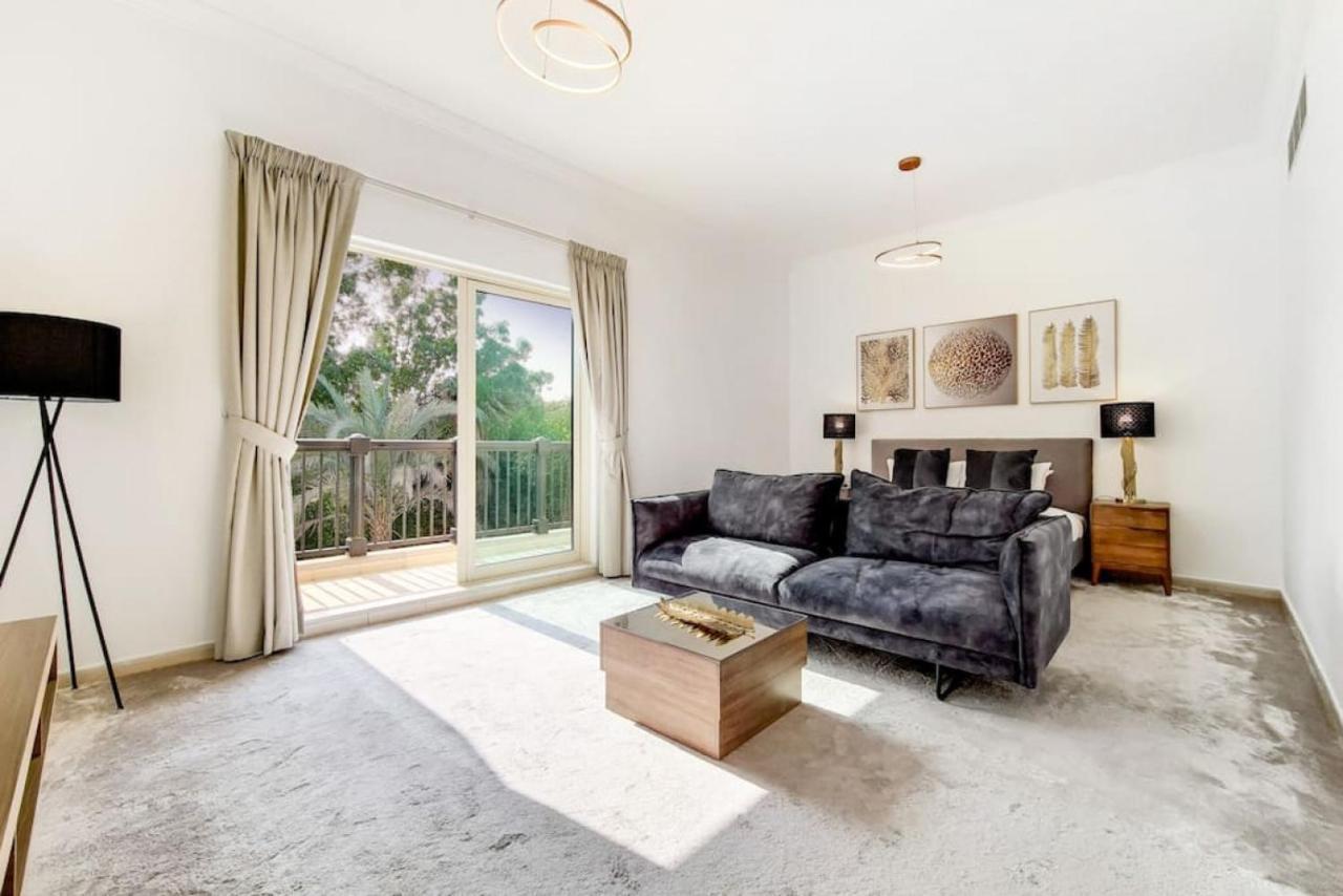 Villa, Jumeirah Islands - Modest Four Bedroom * Dubai