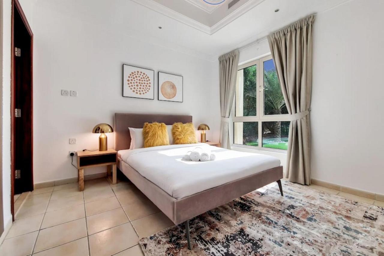 Villa, Jumeirah Islands - Modest Four Bedroom Holiday home