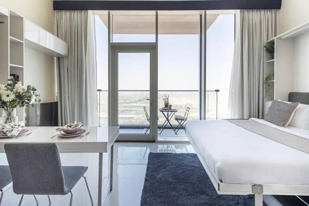 Miraclz Skyline Tower Apartment