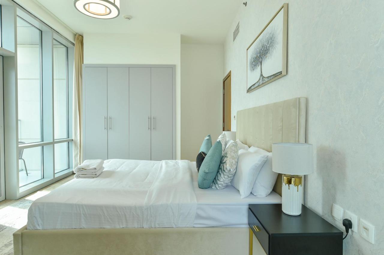 Luxury Escapes - View Of Canal & Burj Khalifa 1br Large Premium - Amna Tower *