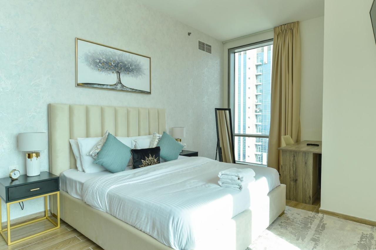 Luxury Escapes - View Of Canal & Burj Khalifa 1br Large Premium - Amna Tower *