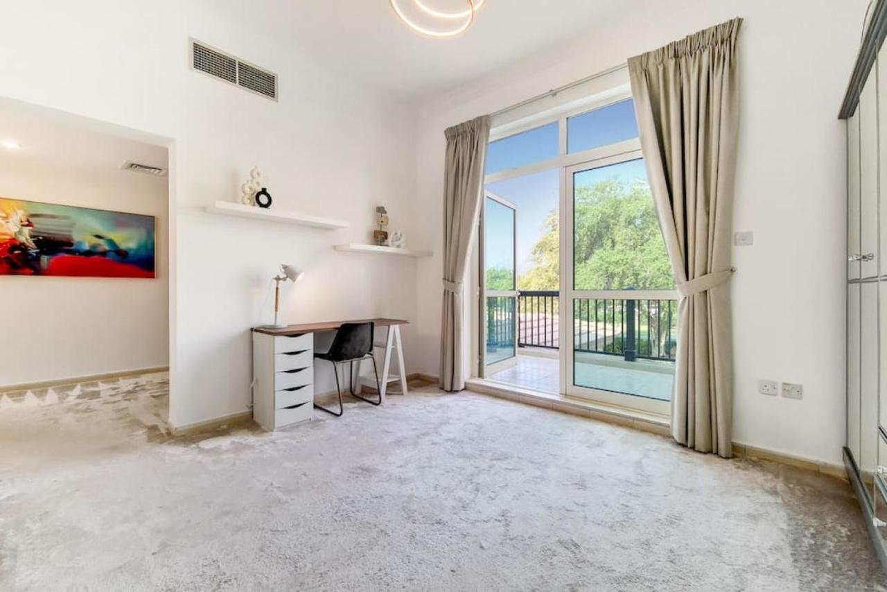 Villa, Jumeirah Islands - Modest Four Bedroom * Dubai