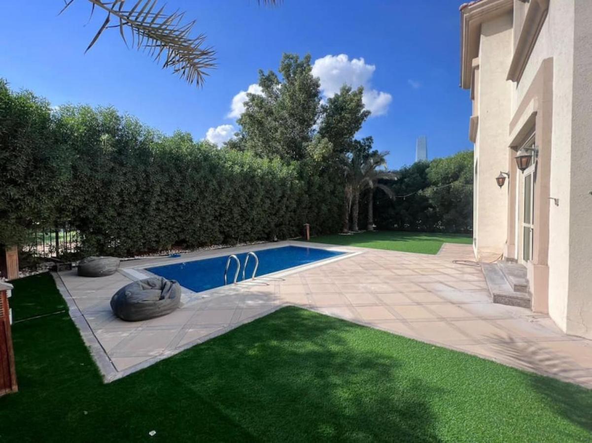 Villa, Jumeirah Islands - Modest Four Bedroom Holiday home