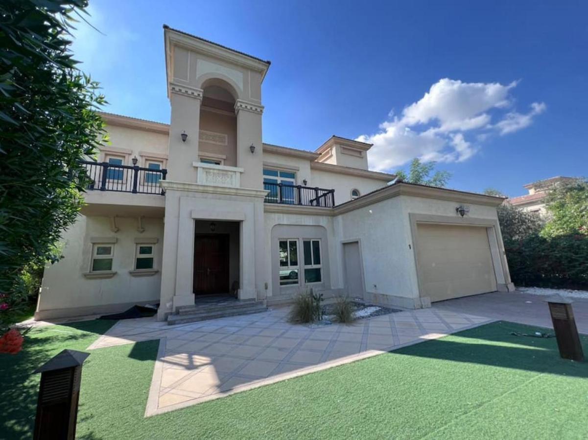 Villa, Jumeirah Islands - Modest Four Bedroom Holiday home