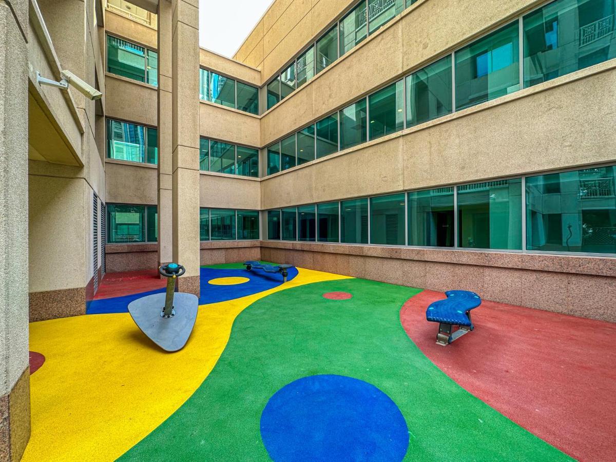 Higuests - Snug Studio With Balcony In The Heart Of Downtown Apartment *