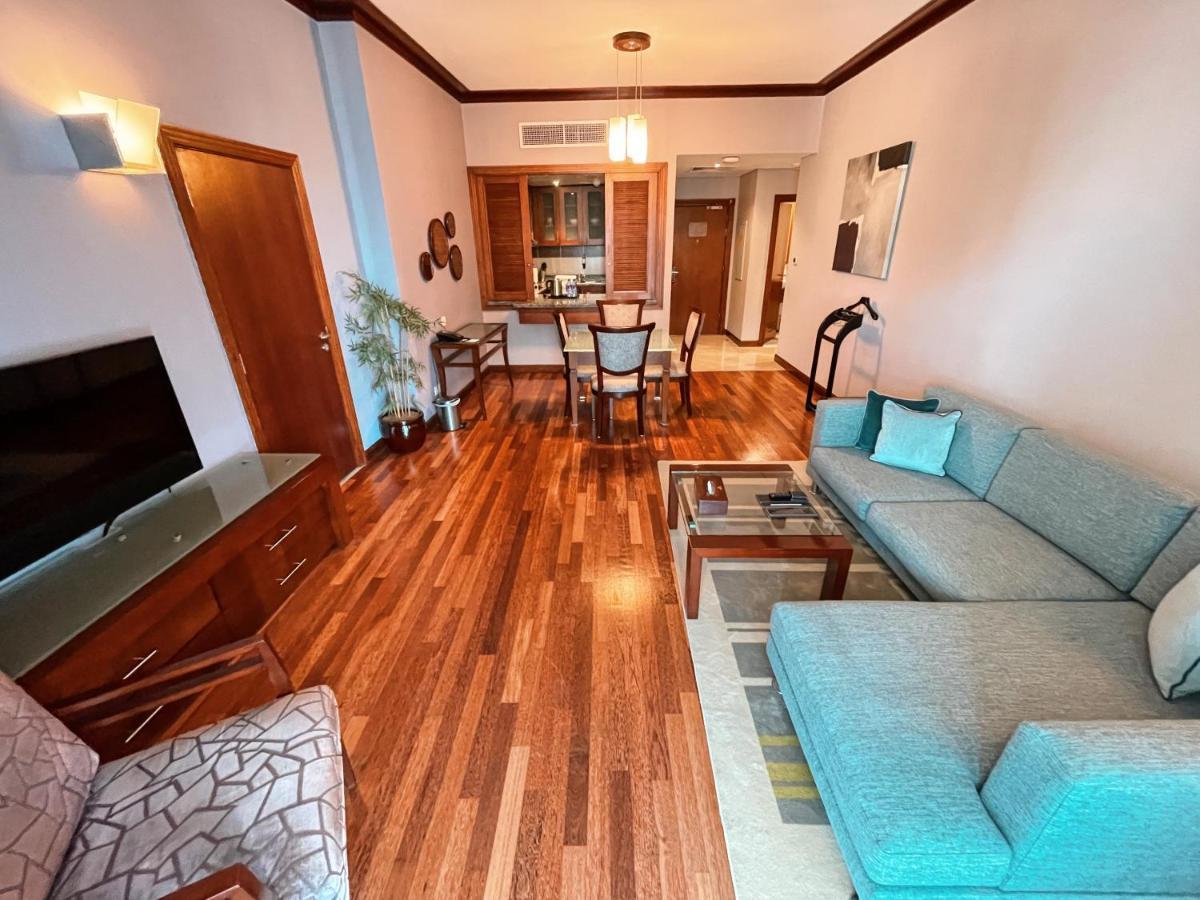 Flora Creek Deluxe Apartments, Dubai
