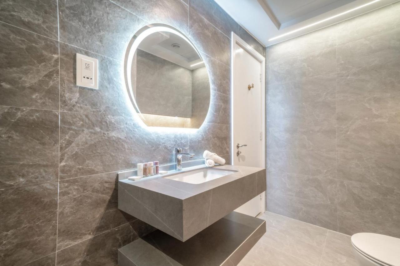 Boutique Luxury Living Near Palm Jumeirah Dubai
