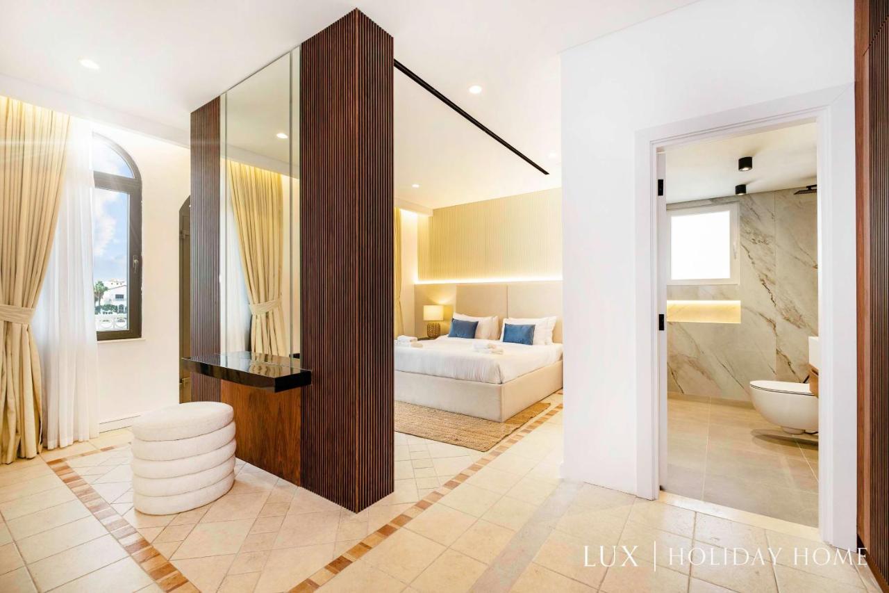 Lux The White Palm Villa Dubai