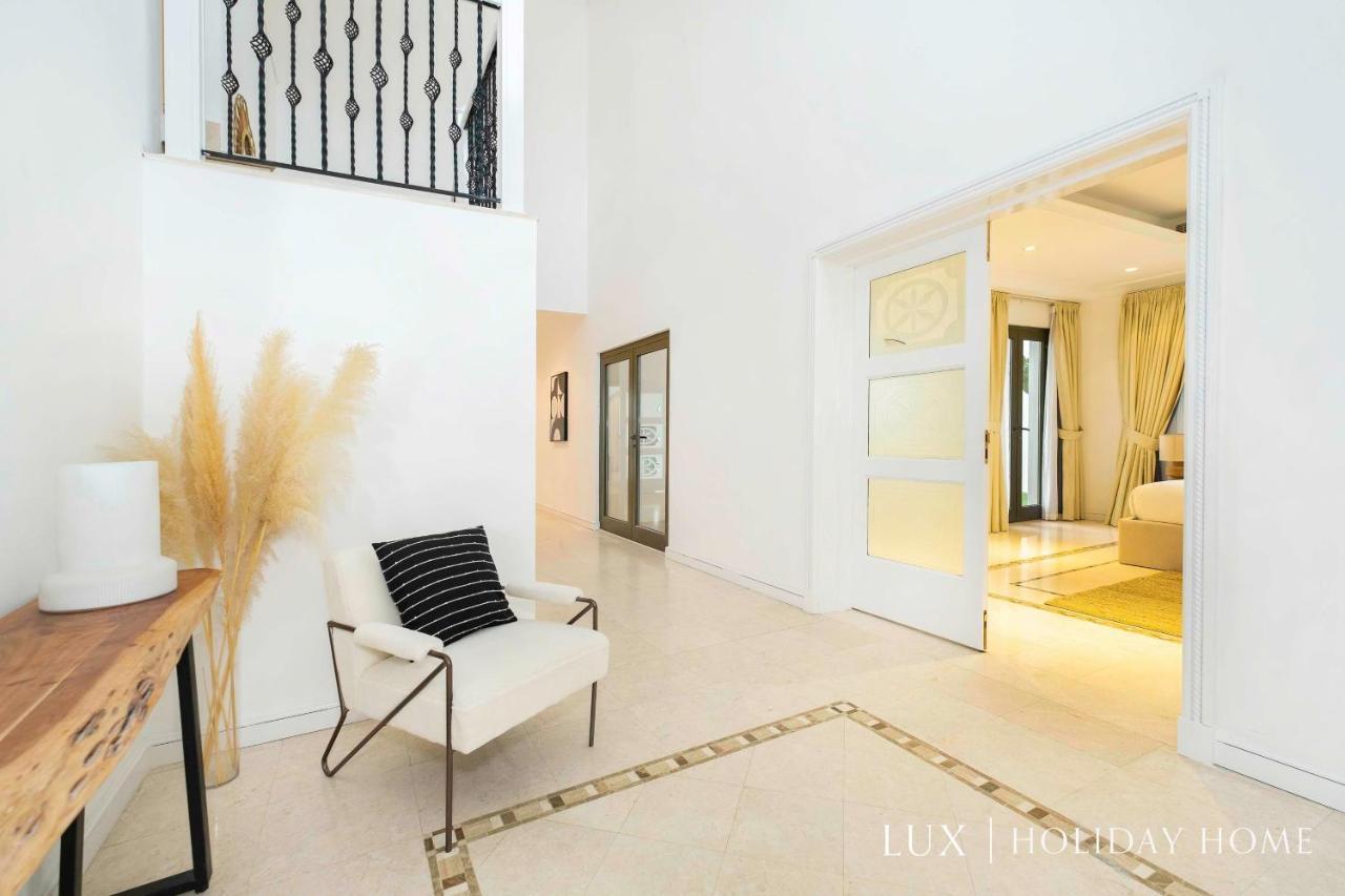 Lux The White Palm Villa Dubai