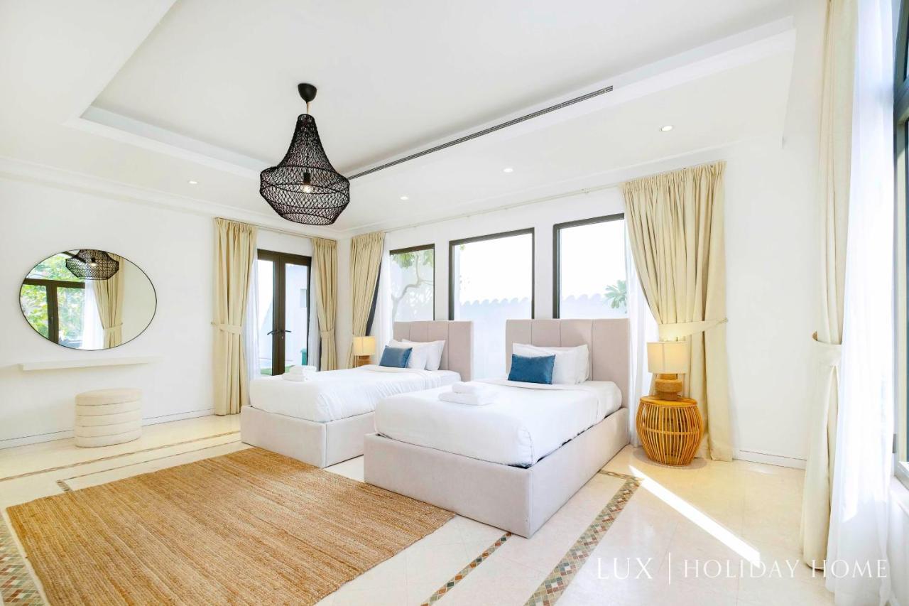 Lux The White Palm Villa