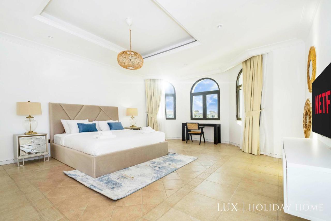 Lux The White Palm Villa Dubai