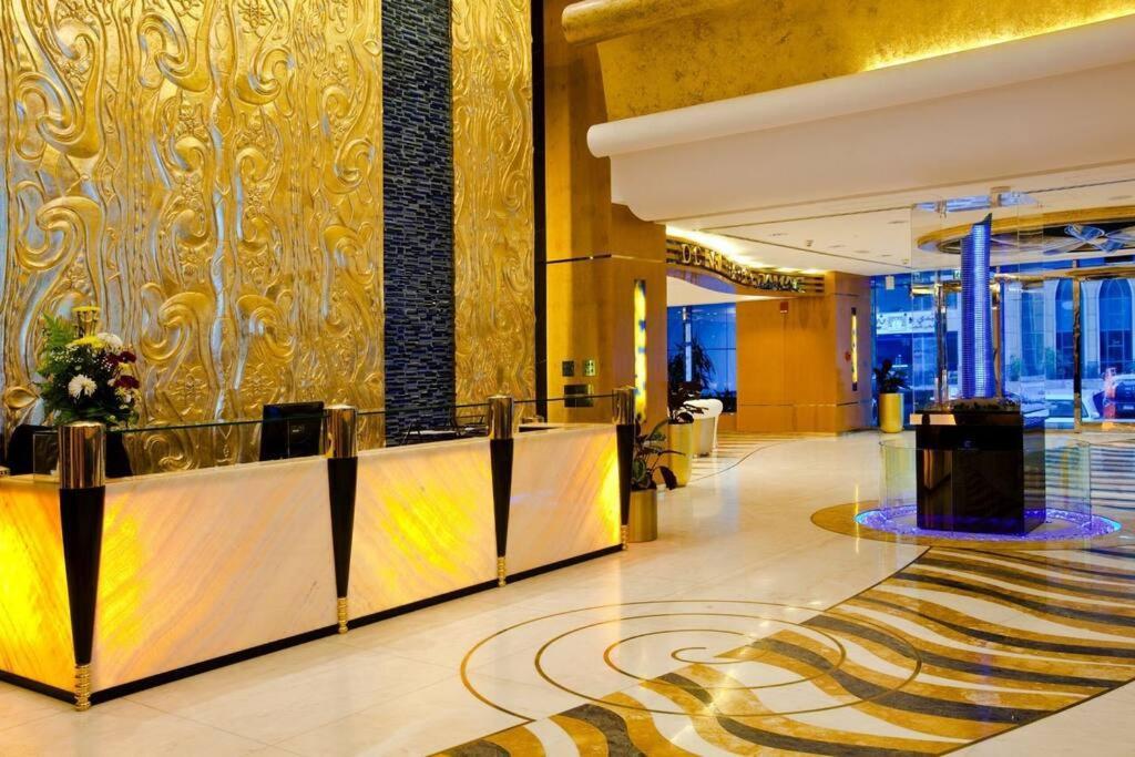 Apartment 1 Bed With Sea View, Pool, Gym & Free Parking In Marina Dubai