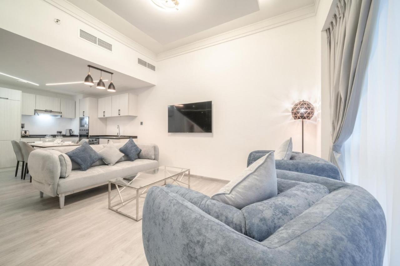 Boutique Luxury Living Near Palm Jumeirah Apartment *