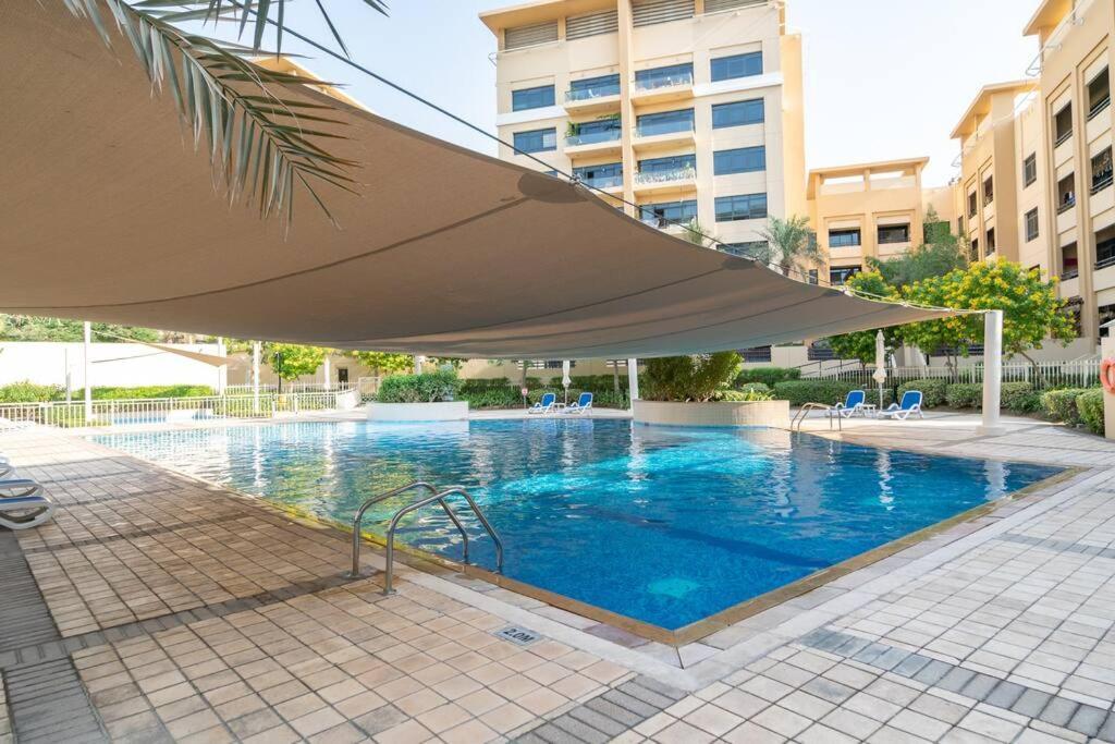 Vogue - The Greens And Views Apartment Dubai