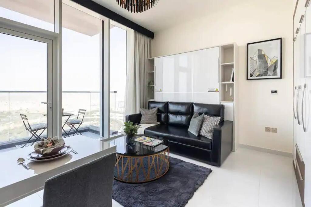 Miraclz Skyline Tower Apartment *