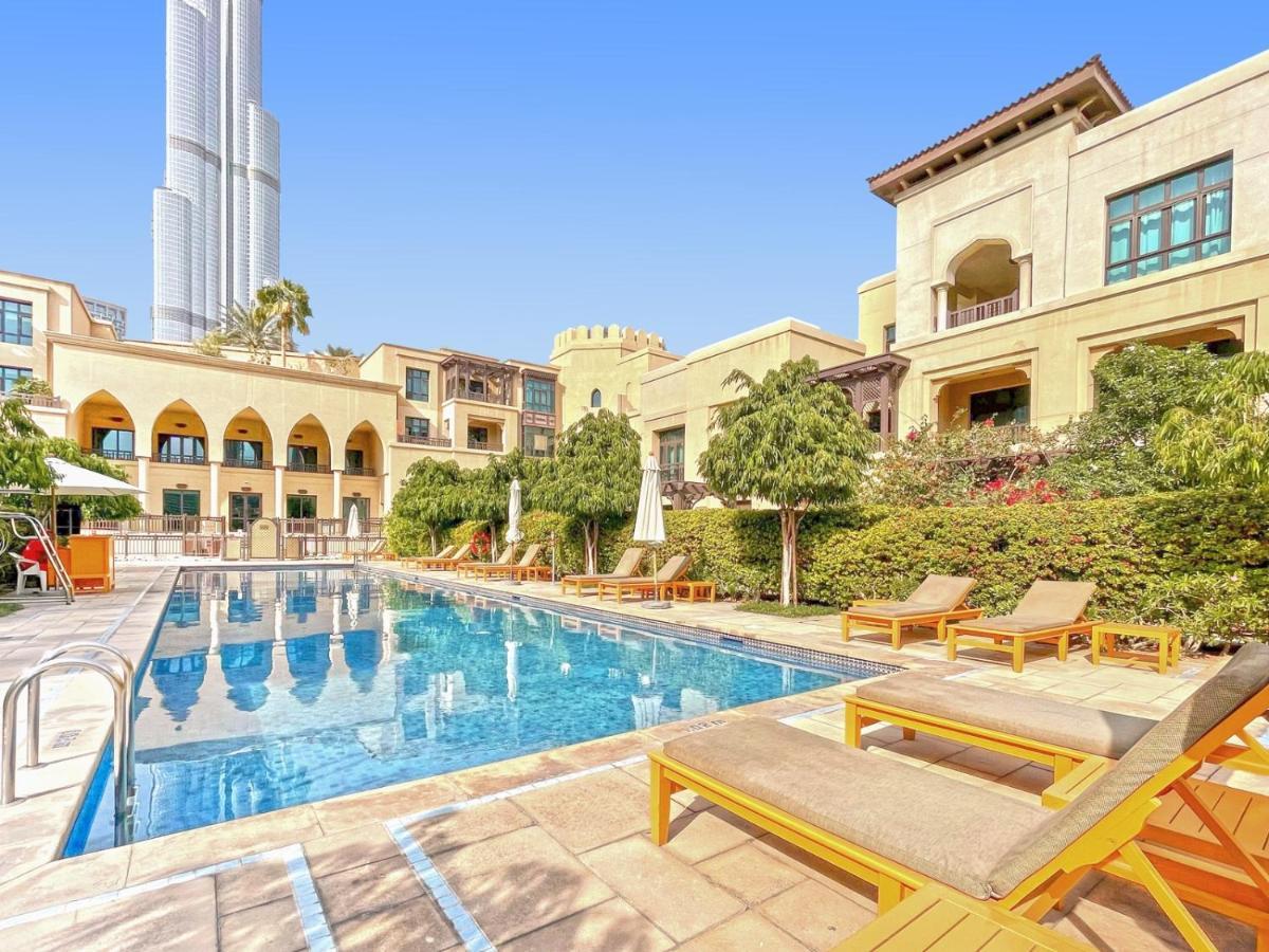 Apartment Burj Khalifa Partial View Peak Living Luxury 2br Souk Al-bahar Beside Mall-golden Homes Dubai