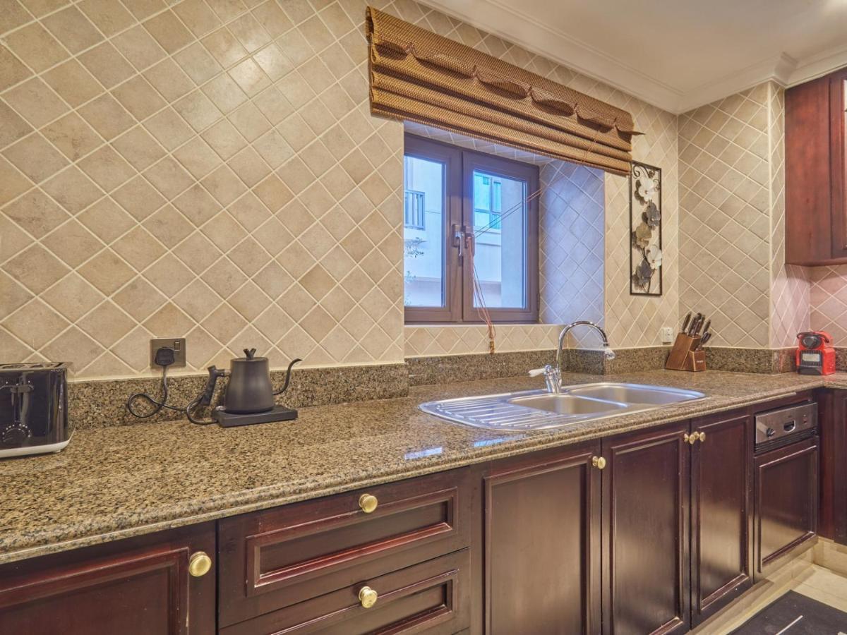 Burj Khalifa Partial View Peak Living Luxury 2br Souk Al-bahar Beside Mall-golden Homes * Dubai