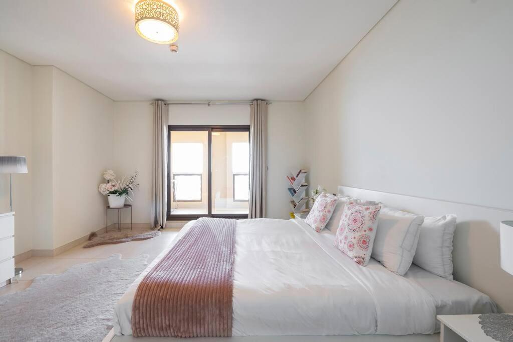 Balqis Residense Palm Jumeirah,pool, Beach, Floor, Full Sea View, Restaurants Apartment
