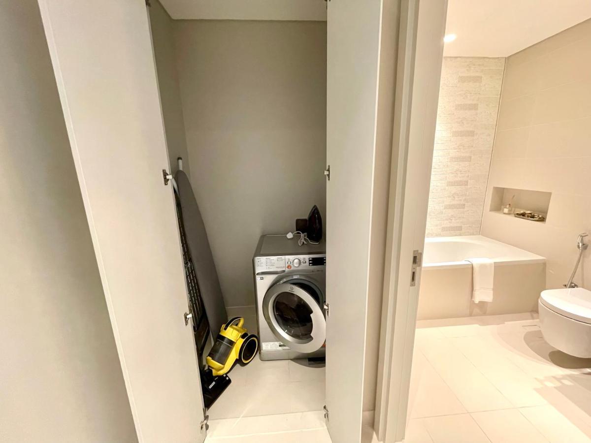 Apartment Dar Vacation - Luxury White & Badge 1bdr Palm View *