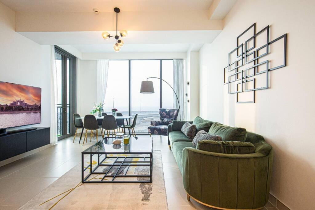 Stylish 1 Bedroom In 5242 By Ofex Apartment *