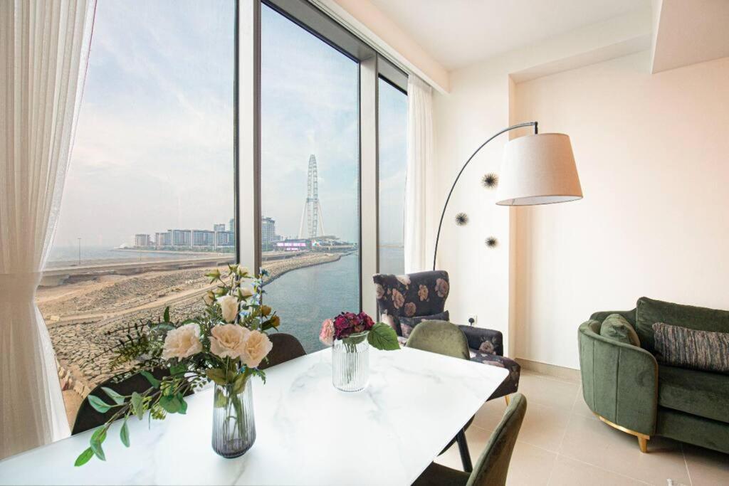 Stylish 1 Bedroom In 5242 By Ofex Apartment Dubai