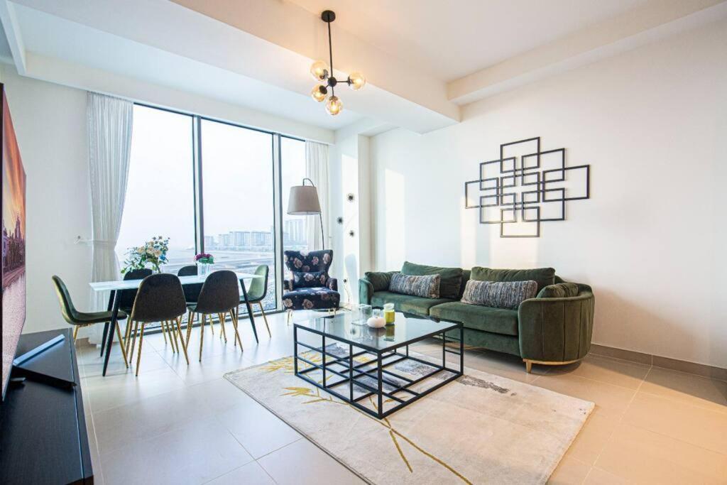 Stylish 1 Bedroom In 5242 By Ofex