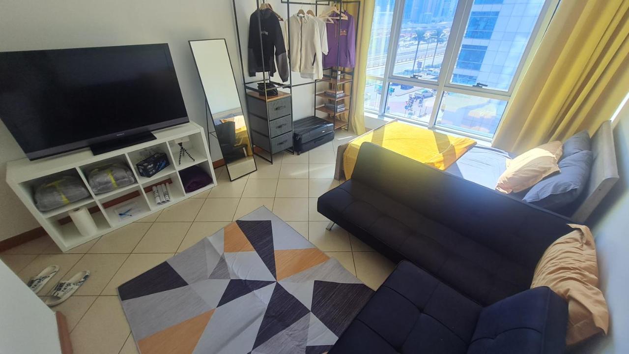 Yellow Studio Apart 308 In Marina Diamond One Apartment *