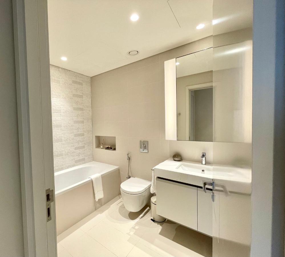 Apartment Dar Vacation - Luxury White & Badge 1bdr Palm View *