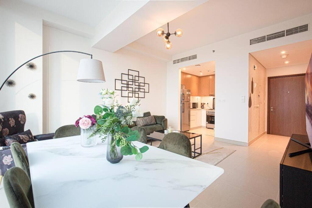 Stylish 1 Bedroom In 5242 By Ofex *