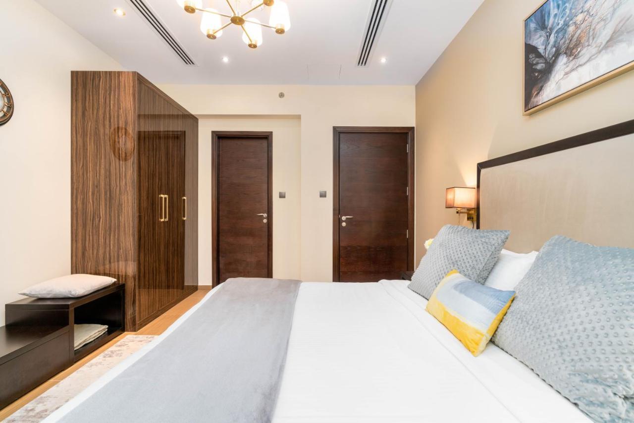 Apartment Ultimate / Downtown / Brand New / 5 Min Drive From Mall / Near Park Dubai