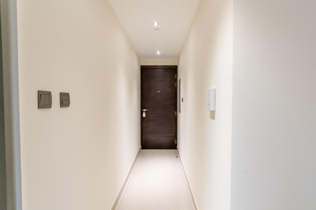 Apartment Ultimate / Downtown / Brand New / 5 Min Drive From Mall / Near Park