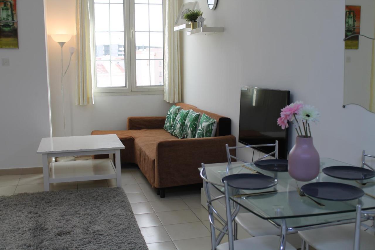 Bright, Spacious And Cozy *