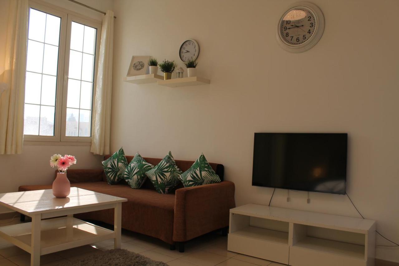 Bright, Spacious And Cozy *
