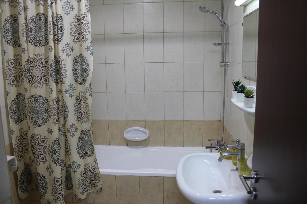 Bright, Spacious And Cozy *
