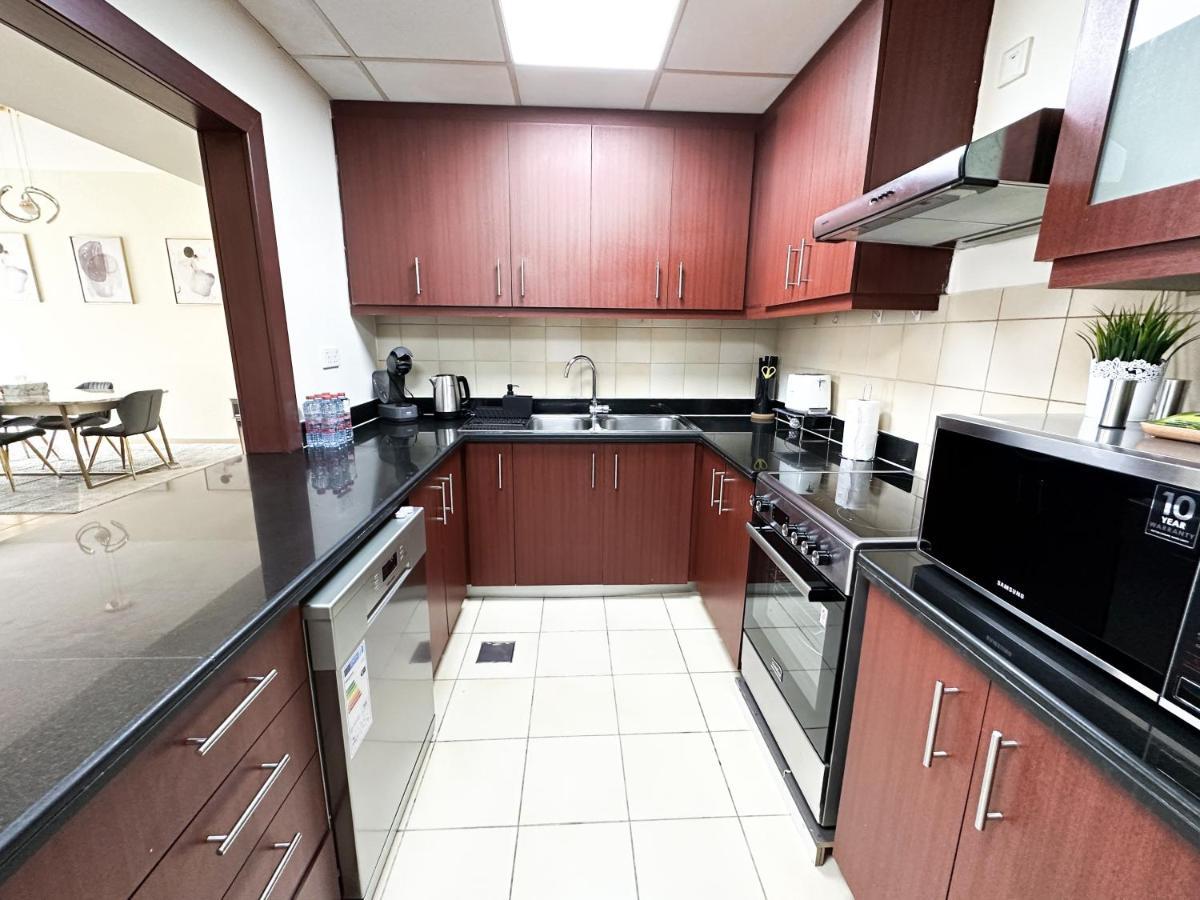 Apartment Jbr By Happy Season