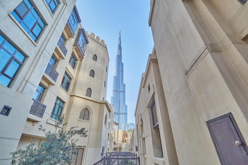 Burj Khalifa Partial View Peak Living Luxury 2br Souk Al-bahar Beside Mall-golden Homes Apartment *
