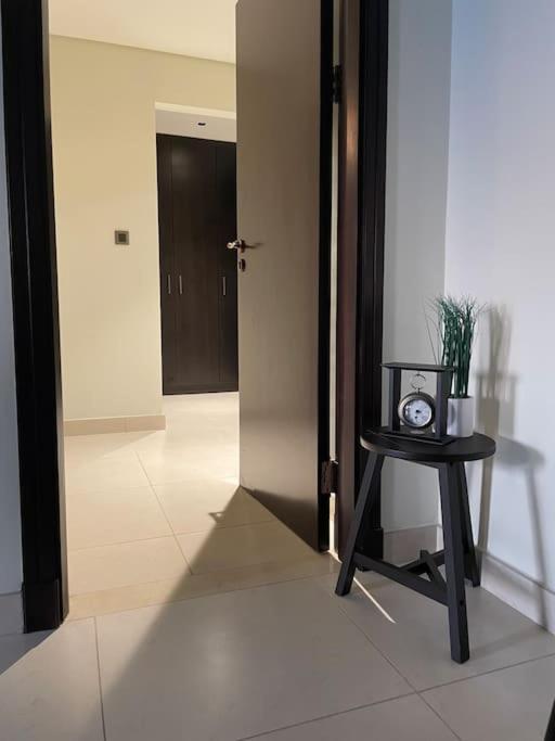 Balqis Residense Palm Jumeirah,pool, Beach, Floor, Full Sea View, Restaurants *