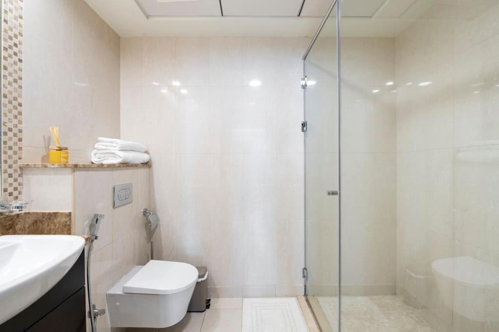 Balqis Residense Palm Jumeirah,pool, Beach, Floor, Full Sea View, Restaurants Dubai