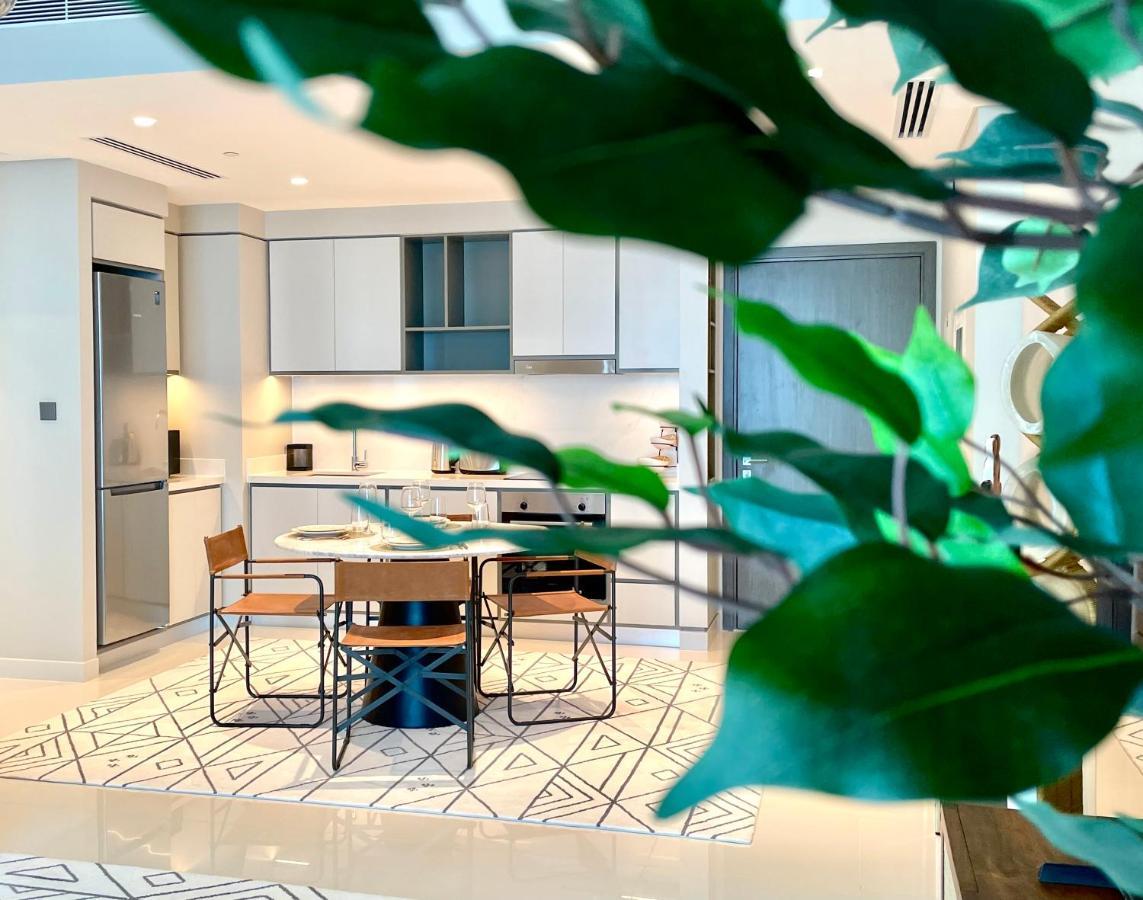 Dar Vacation - Luxury White & Badge 1bdr Palm View Apartment Dubai