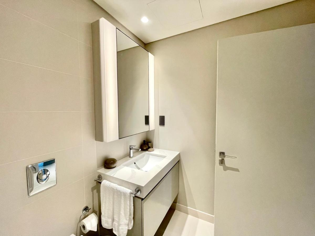 Apartment Dar Vacation - Luxury White & Badge 1bdr Palm View Dubai