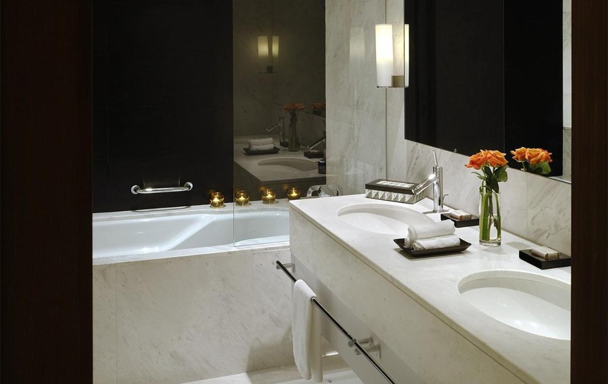 Superhost - Luxurious Apartment, 2-min From The Burj Khalifa - Address Mall Apartment