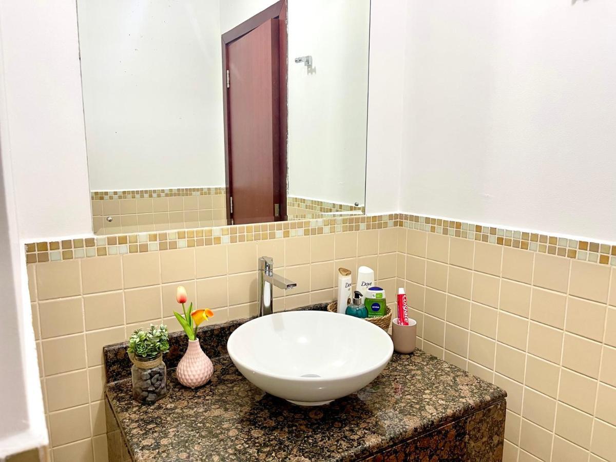 Leen Homes-jbr -spacious 4 Bedroom Guest house *