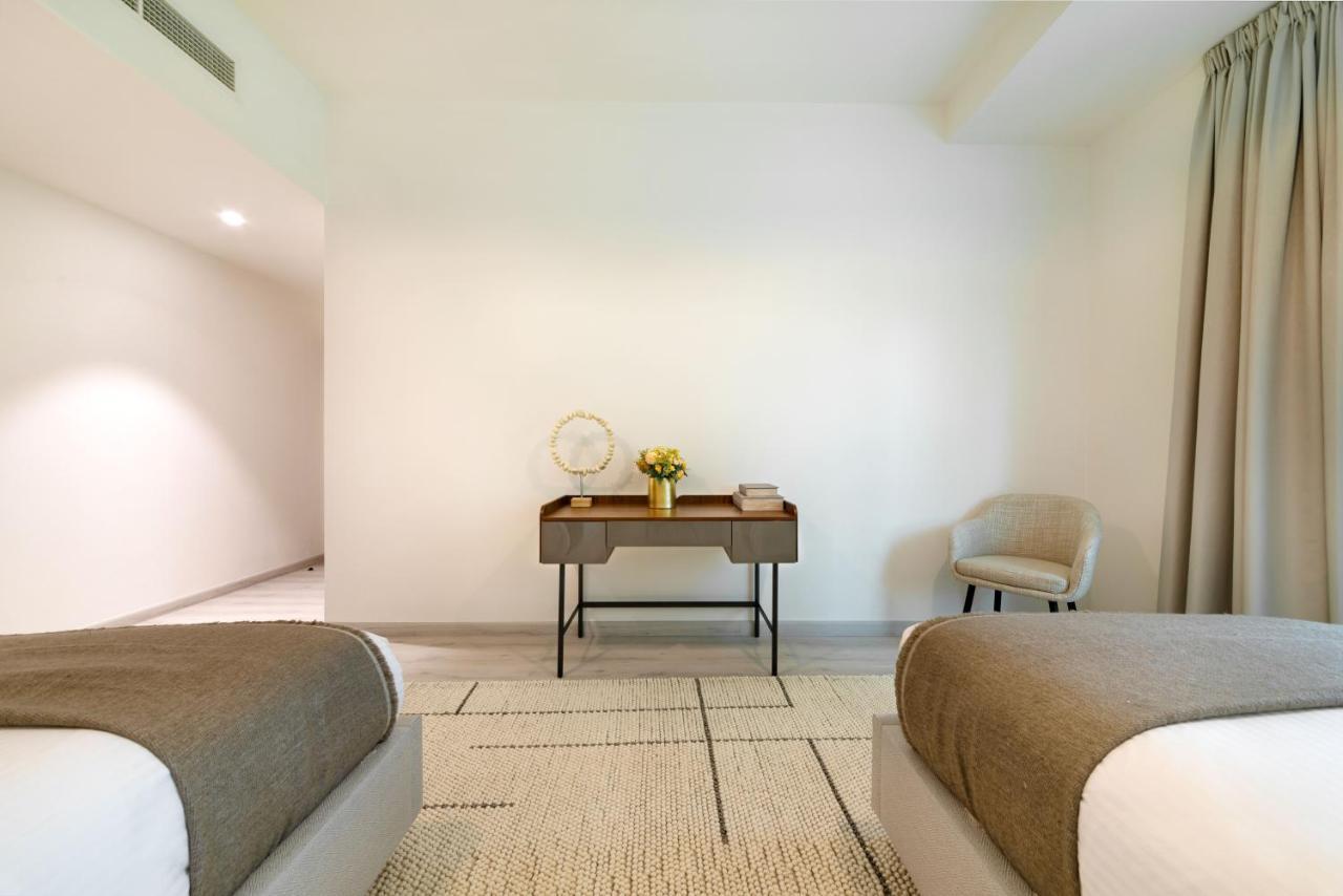 Maison Privee - Millennium Executive Tower Apartment *