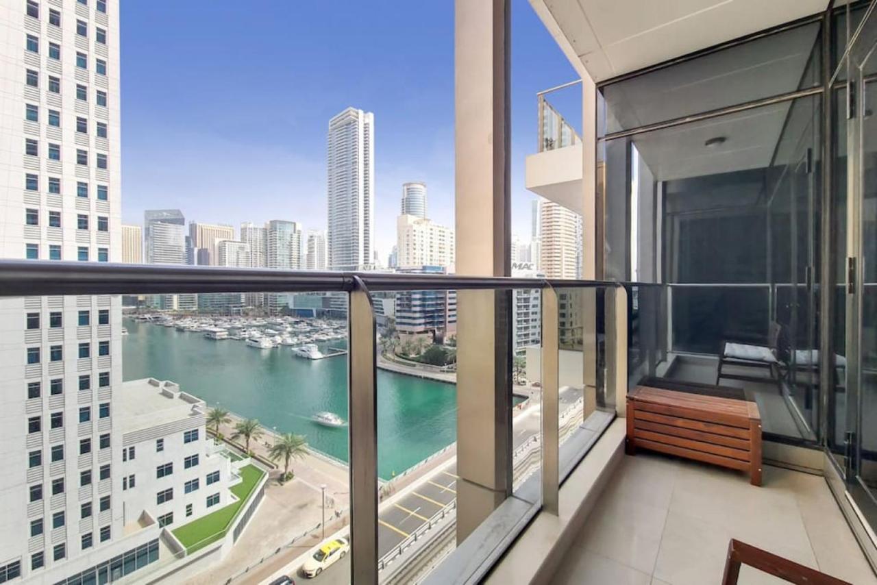 Sparkle Tower 1, Marina - Bright Two Bedroom Dubai